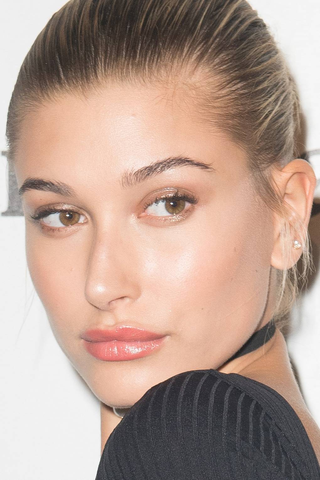 Hailey Baldwin Best Hair And Makeup Looks Glamour Uk