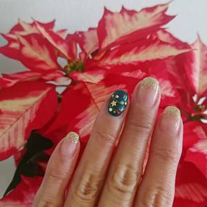 Christmas Nails: The Most Festive Manicures For The Holiday Season | Glamour UK