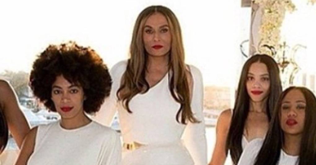 Beyonce bridesmaid picture at Tina Knowles wedding ...