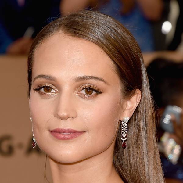 Alicia Vikander hair & makeup - best beauty looks 2016 | Glamour UK