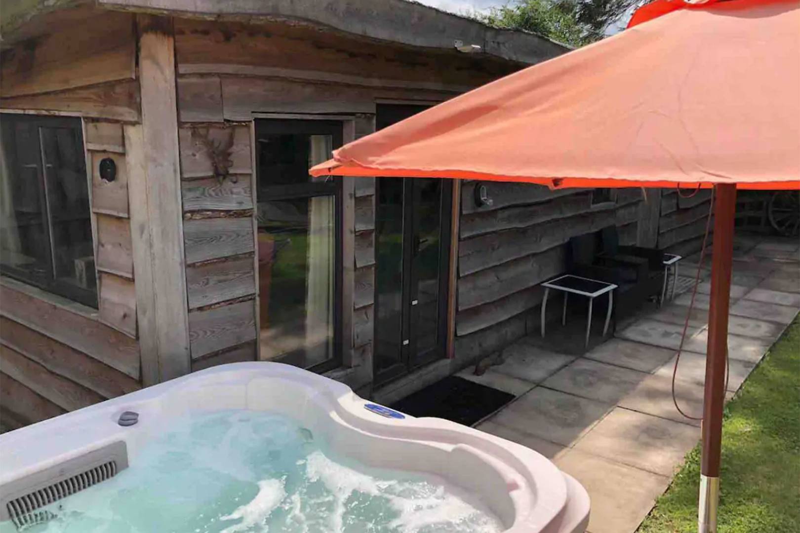 19 Best Holiday Cottages With Hot Tubs In The UK | Glamour UK