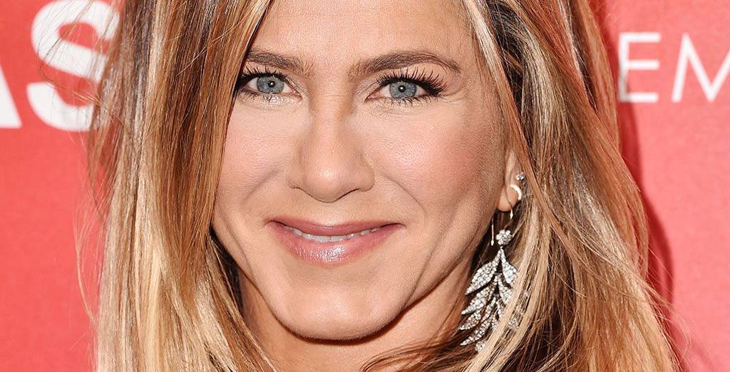 Jennifer Aniston's hottest hairstyles - Glamour.com