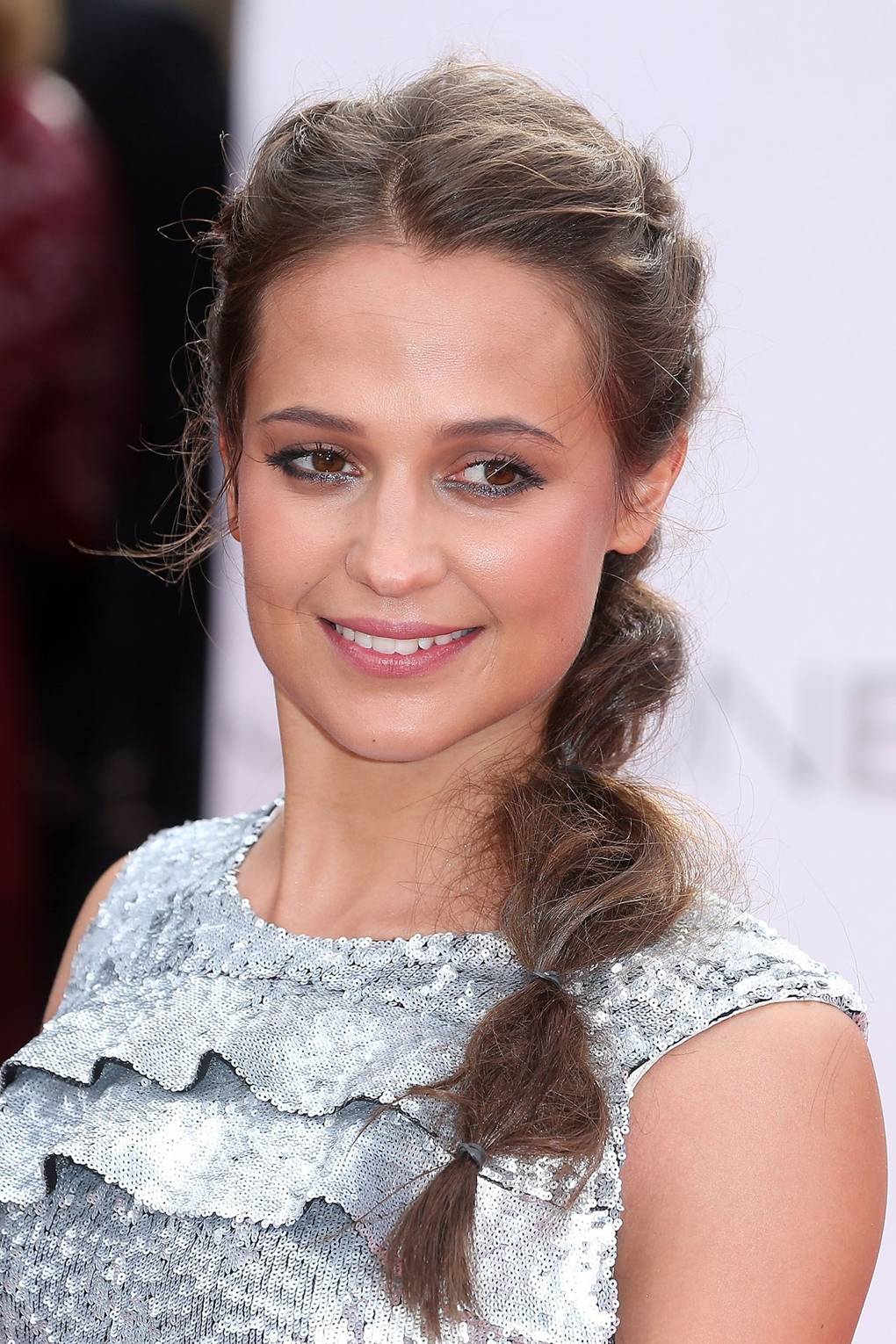 Alicia Vikander hair & makeup - best beauty looks 2016 | Glamour UK