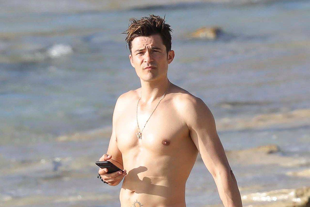 Orlando Bloom Paddle Board Pictures | Glamour UK