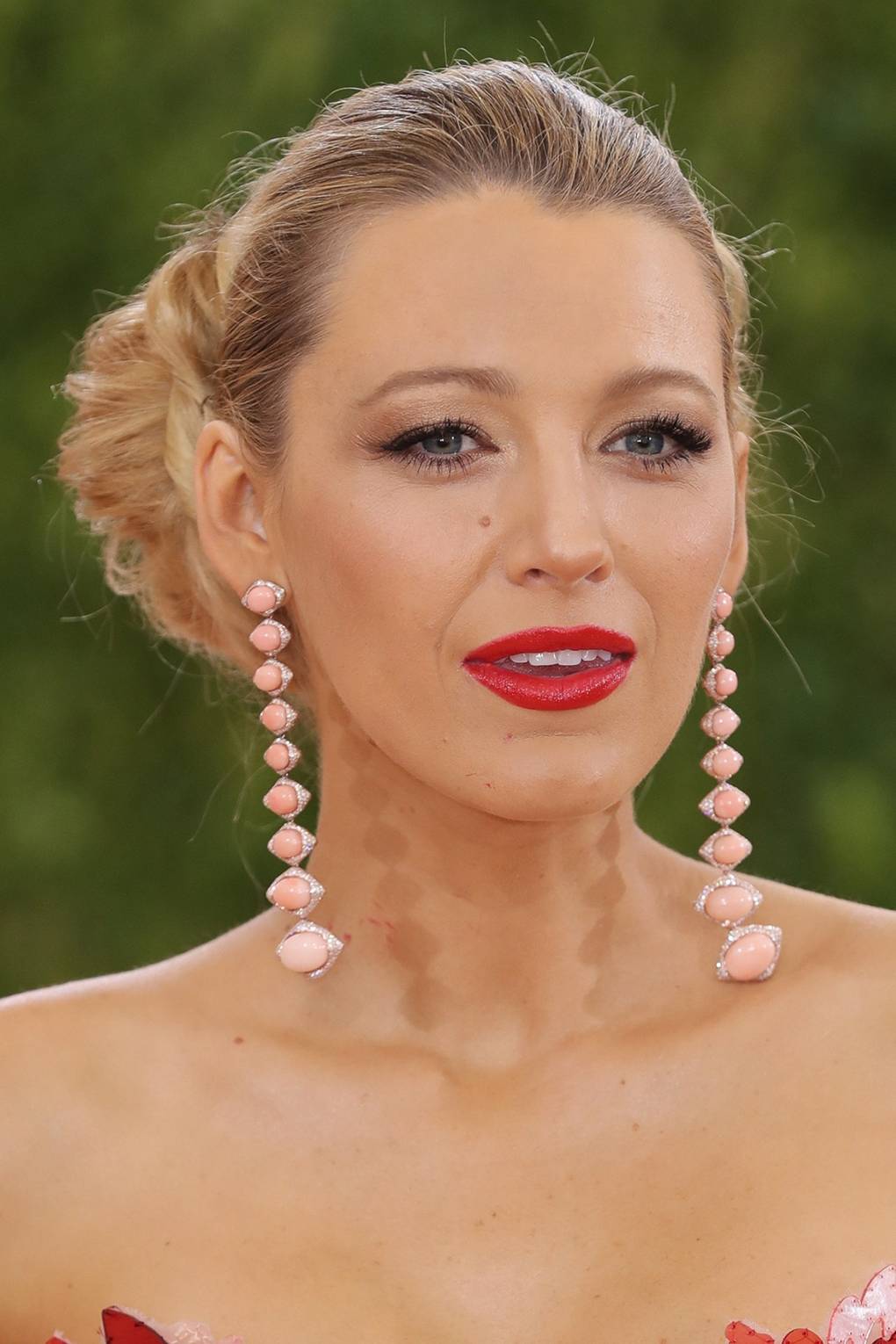 Big earrings; Celebrities wearing the chandelier style | Glamour UK