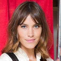 Alexa Chung Best Hairstyles Hair Make Up Looks Glamour Uk