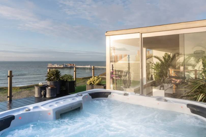 19 Best Holiday Cottages With Hot Tubs In The UK | Glamour UK