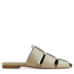 flat sandals that cover toes