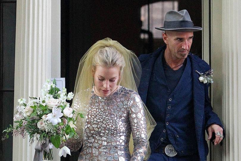 Piper Perabo Gets Married See Her Unique Wedding Dress Glamour Uk