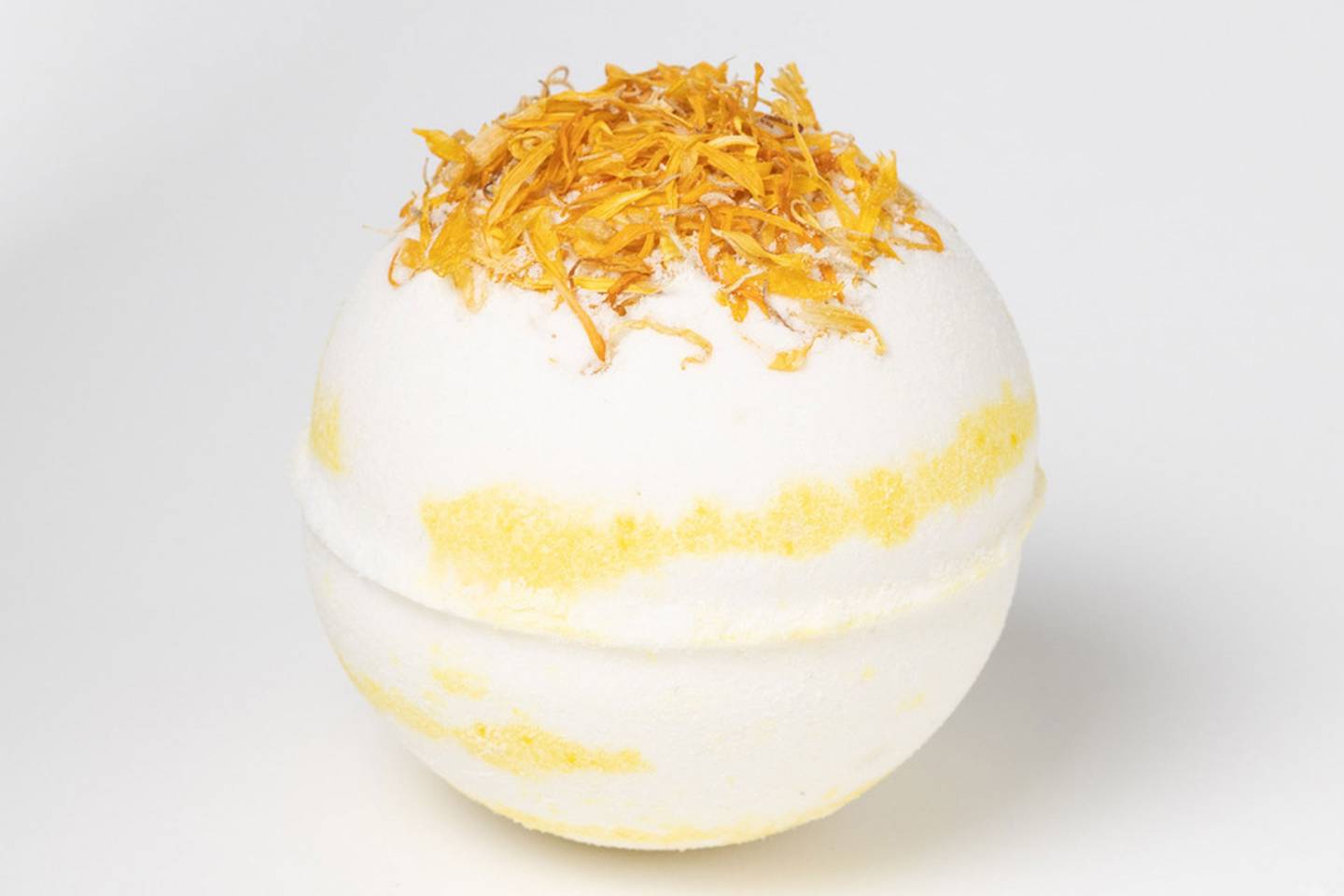 11 Best Bath Bombs That You Need To Buy Right Now Glamour UK