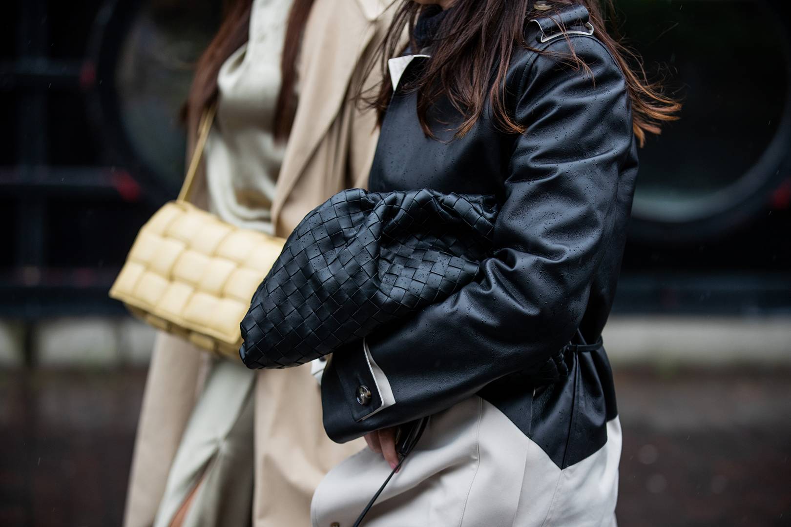 Bottega Veneta S Pouch Bag Was On Every Fashion Week Front Row Glamour Uk