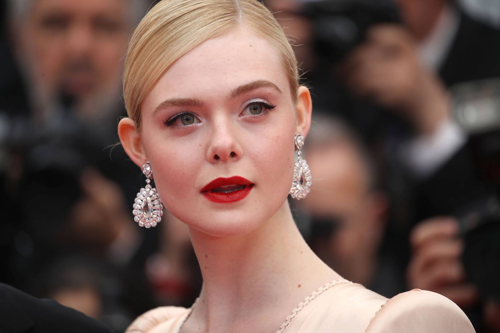Elle Fanning Discusses Social Media And Being Bullied At School For Her 