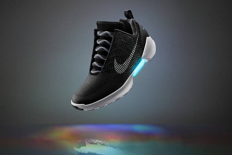 nike self tightening shoes