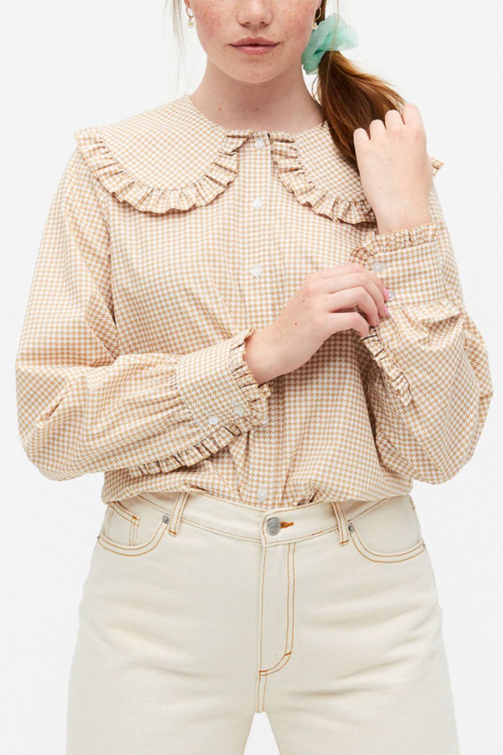 Oversized Collars A Styling Hack To Update Any Outfit Glamour UK