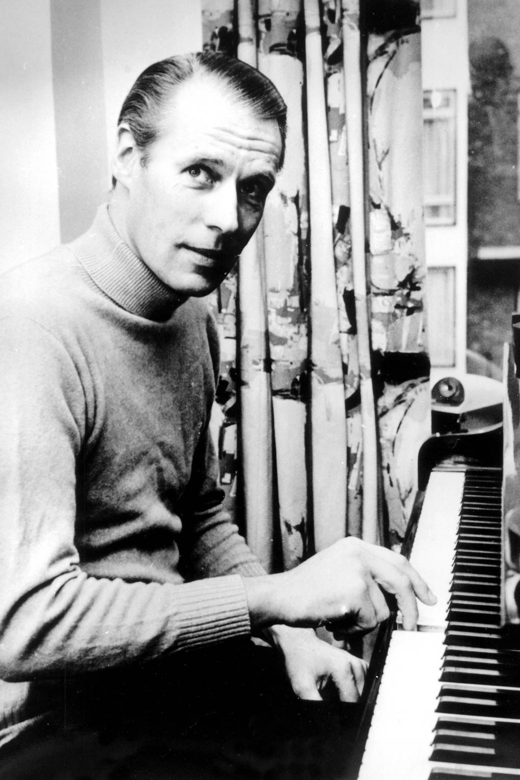 Sir George Martin death news; Beatles produce | Glamour UK