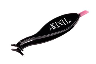 A device that helps you to apply your false lashes