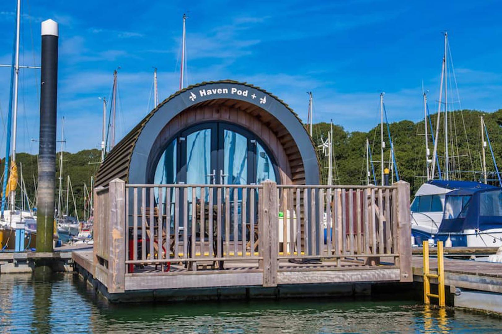 11 Best Airbnb Houseboats In The UK Glamour UK