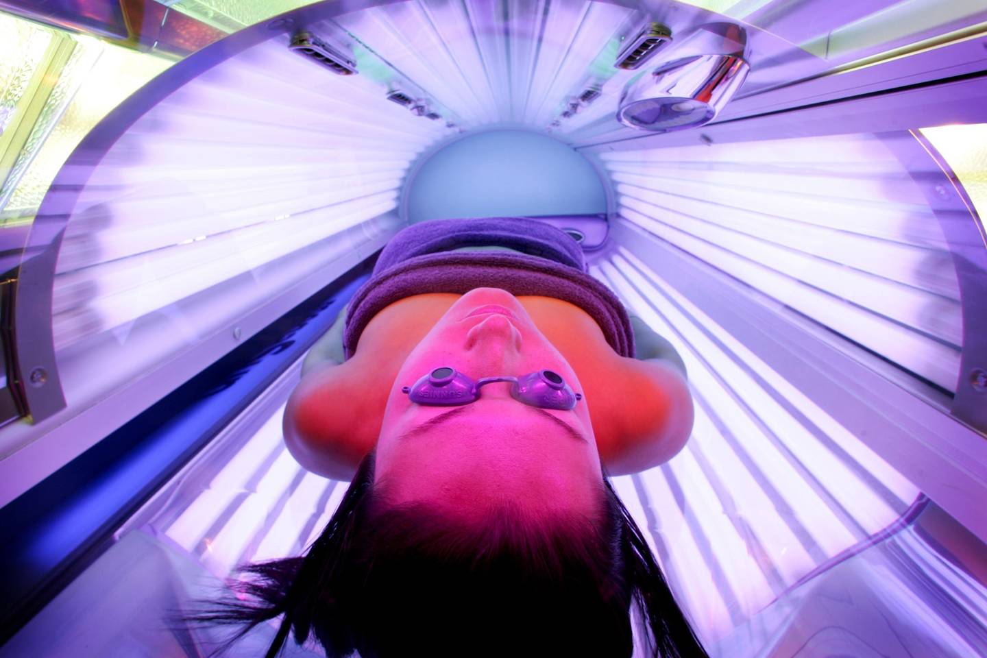 Sunbeds can give you herpes doctor says sunbed dangers Glamour UK