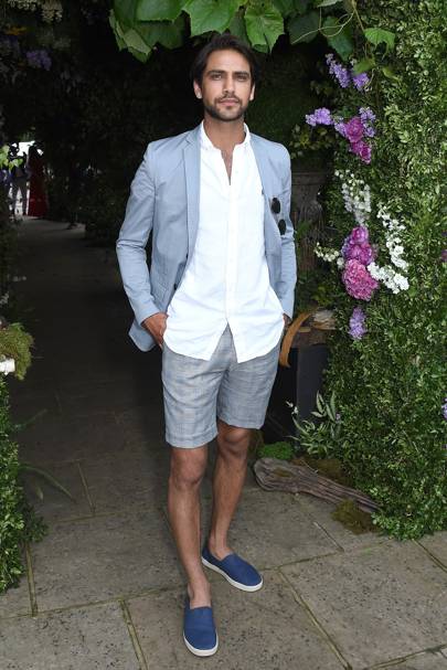 Luke Pasqualino From Our Girl: His Hottest Pictures From Instagram ...