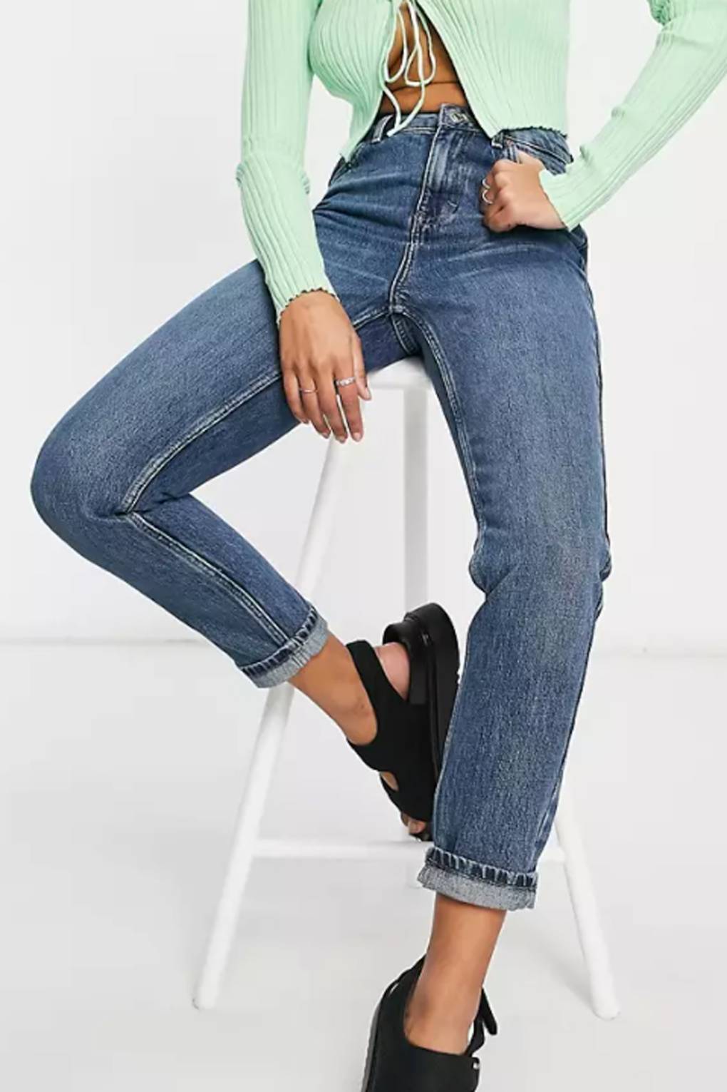 mom jeans and shoes