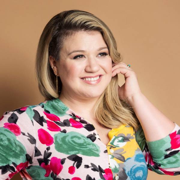 Kelly Clarkson Opens Up About Overcoming Body Image Issue Glamour Uk