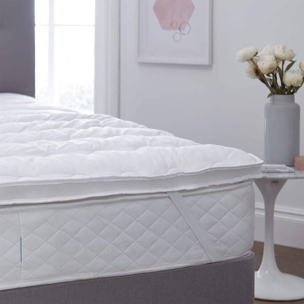 17 Best Mattress Toppers For Comfort & Support 2021 Glamour UK