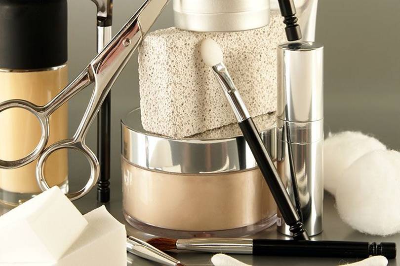 Clever beauty gadgets & tools 2017 beauty hacks Glamour UK