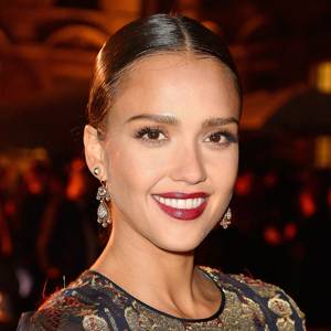 Jessica Alba hair and make up looks | Glamour UK