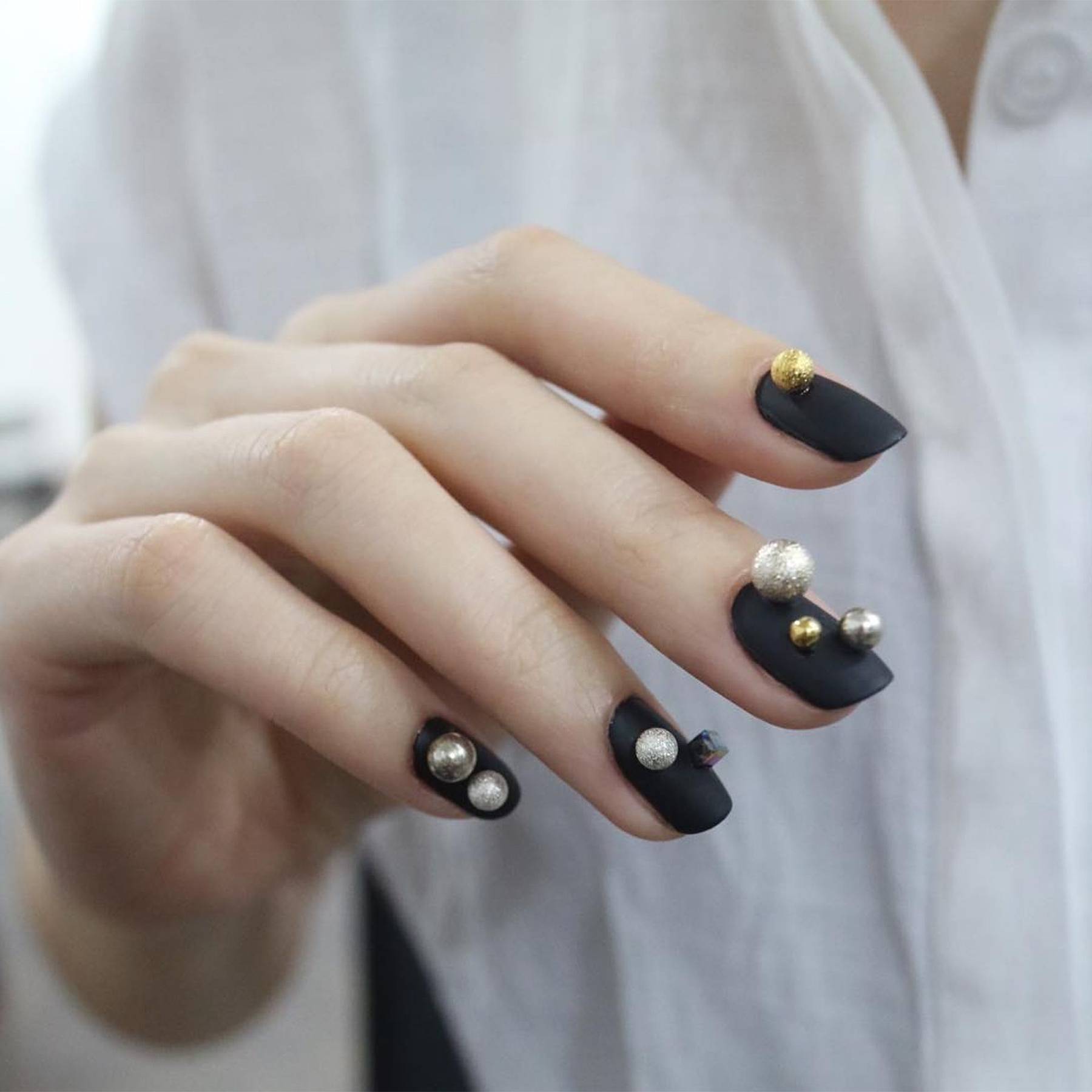 Instagram / @nail_unistella