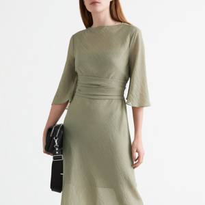 autumn 2021 wedding guest outfits