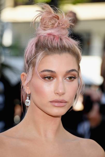 Hailey Baldwin Best Hair Makeup Looks Glamour Uk