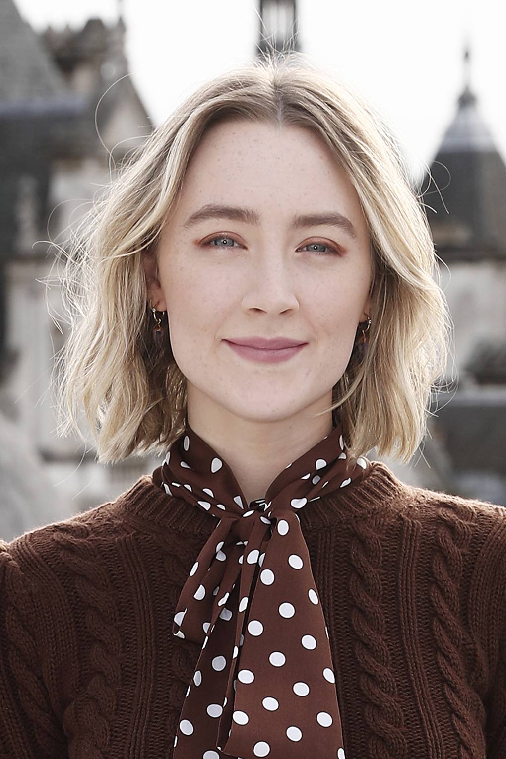 saoirse-ronan-is-starting-a-trend-for-matching-makeup-to-your-outfit