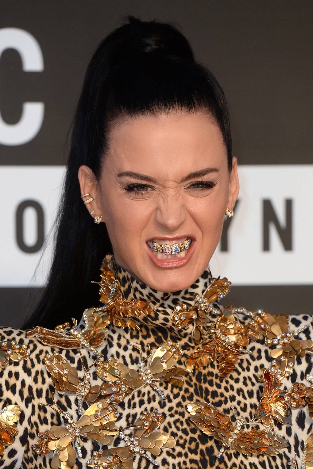 Celebs With Teeth Grills Gold Teeth Cara Delevingne Madonna Rihanna And Miley Glamour Uk 