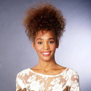 Whitney Houston: life story in pictures and celebrity tributes (Glamour ...