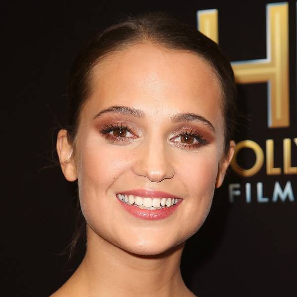 Alicia Vikander hair & makeup - best beauty looks 2016 | Glamour UK