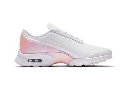 ladies white nike trainers uk