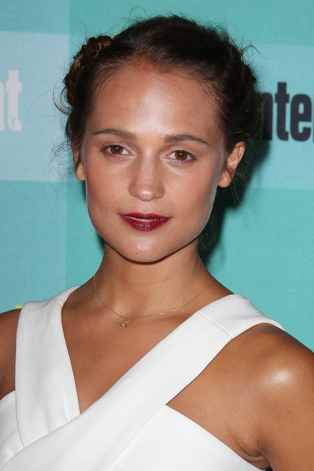 Alicia Vikander Hair And Makeup Best Beauty Looks 2016 Glamour Uk 