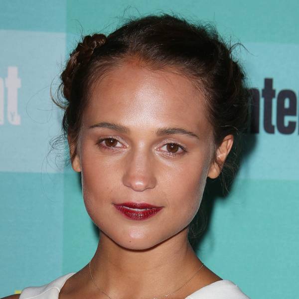 Alicia Vikander hair & makeup - best beauty looks 2016 | Glamour UK