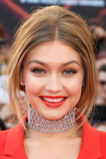 Gigi Hadid Hair & Makeup Looks We're Swooning Over - PICTURES | Glamour UK