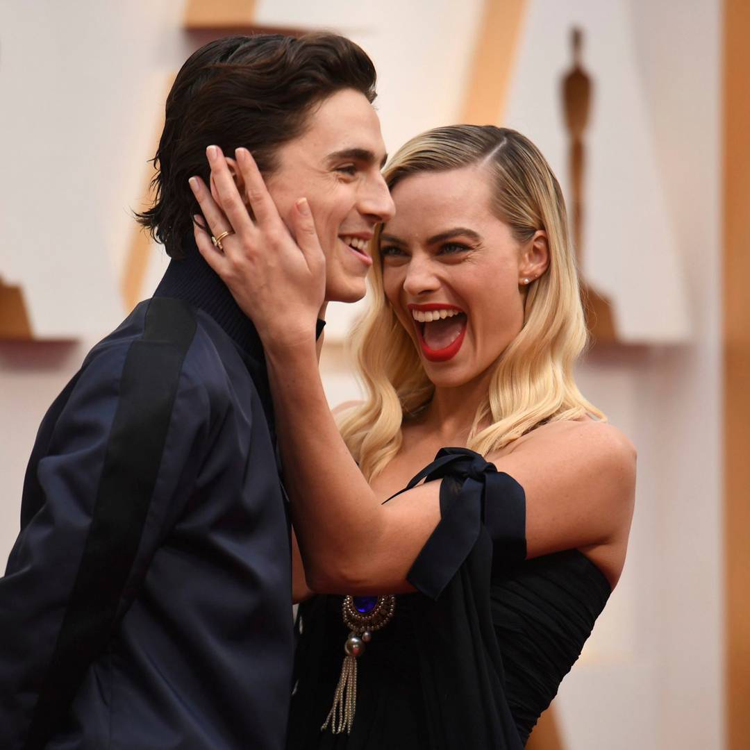 Image: TimothÃ©e Chalamet photobombed Margot Robbie at the Oscars & gave us award season's most memeable moment