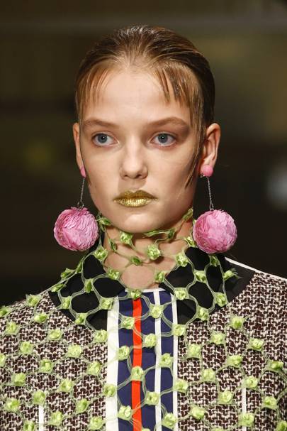 Gold Lip Beauty & makeup trend - Prada SS16 backstage show | Glamour UK