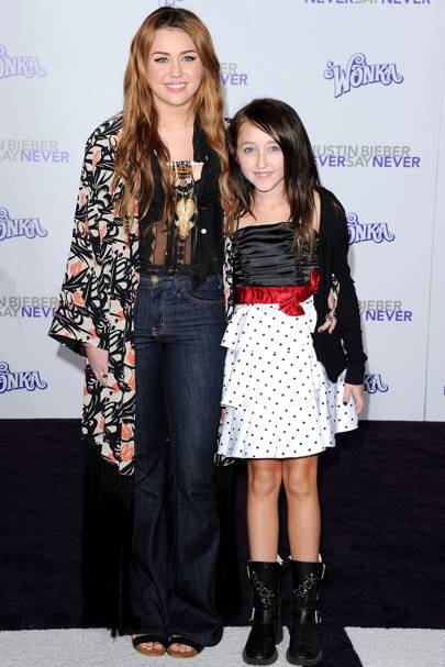 Miley Cyrus and Noah Cyrus pose photoshoot -Celebrity ...