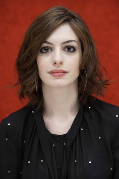 Hairstyles Make Up Anne Hathaway Look Book Glamour Uk